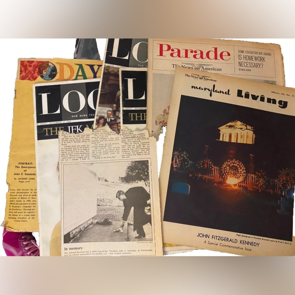 📒LOT SALE *Vintage Magazine John F. Kennedy Memorial Edition